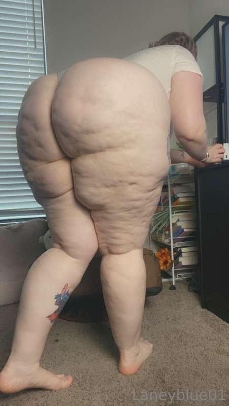 Your Thick Step-Daughter doesn’t know you put a spy camera i.. 3