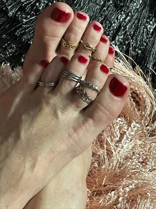 Veins tell a story of strength and vitality, their natural l.. 5