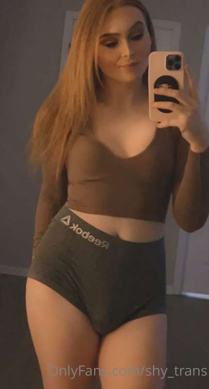 Tip on these pictures if u love me ty I LOOK GUD!!!🥹 1