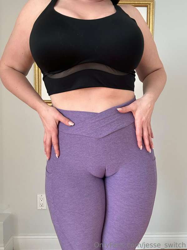 Look at that pretty pussy just wanting to be seen through th.. 4