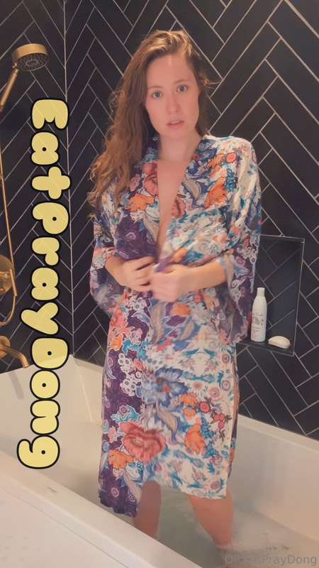 It's time for a bath 🛁💦. Cum watch me get dirty while I get ..