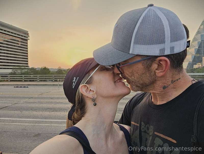 🌅 Just back from an incredible week in Texas with hubby.💍 Mi.. 1