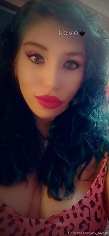 Pretty in pink 🧁 blurry and Blue💙 4