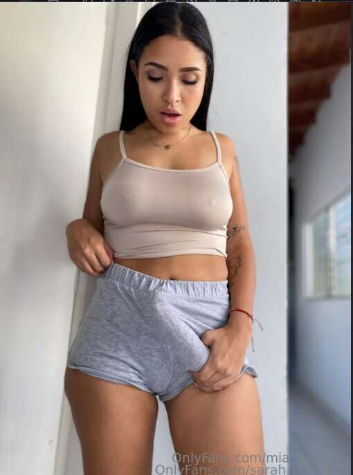 She @sarah_officialxo is ready for your cockNaughty LADY who..