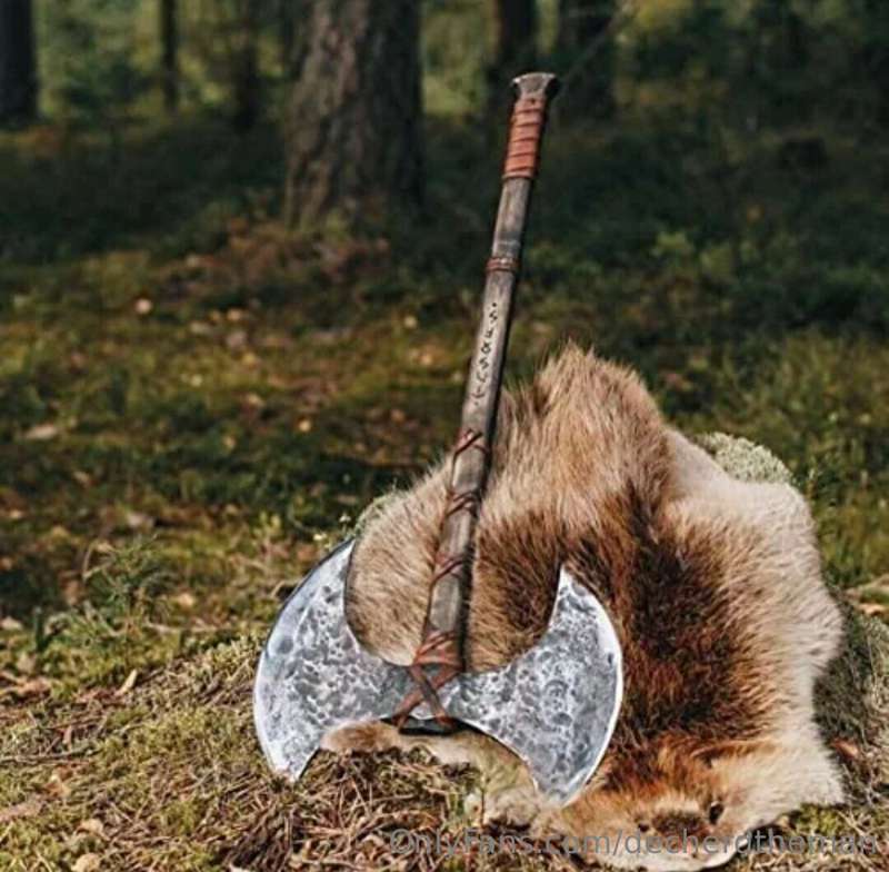 Hey, wouldnt it be hot if I had a big ass double bladed axe .. 1