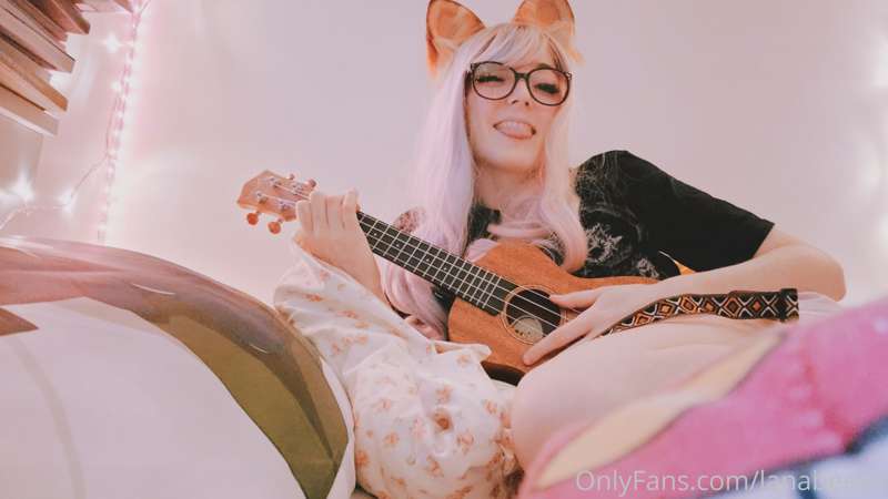 staying home in bed with the girl that loves you 2