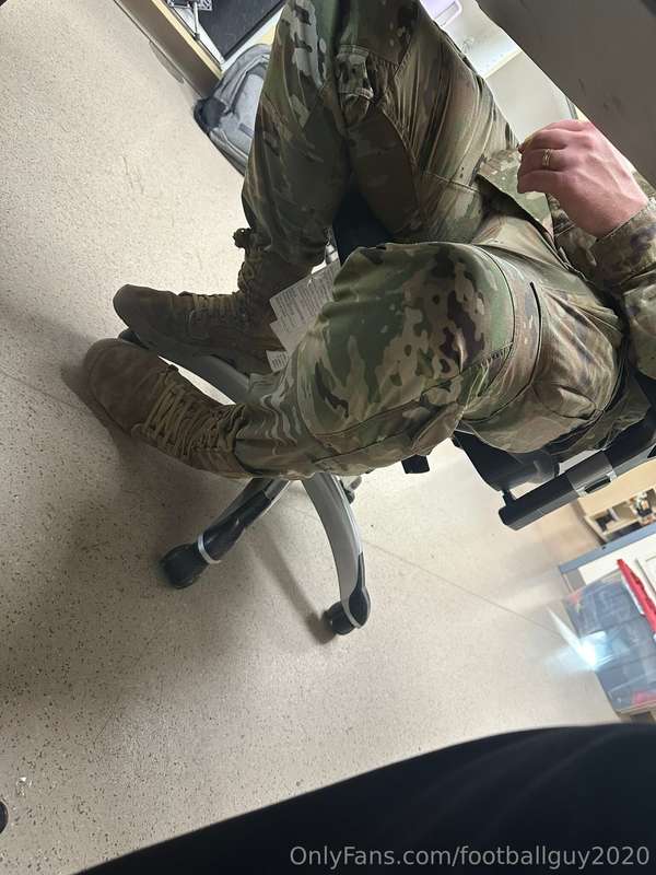 Some hot candid shots of my buddies and fellow soldiers! 17