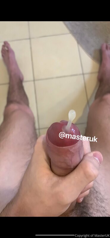 Naughty naughty😍
CHECK YOUR DMS!!!! Go have a look NOW!!😈
re..