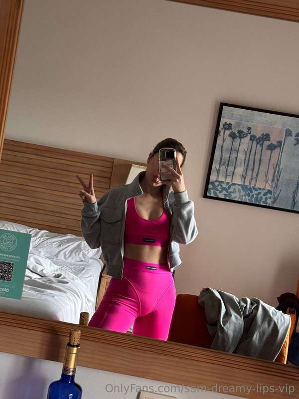 Let's go breakfast in the cutest gym outfit everrreAnd yes I..