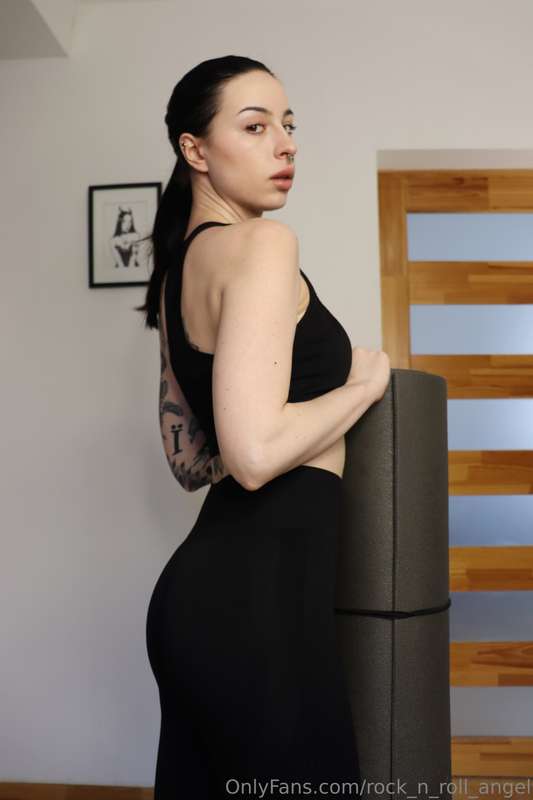 💦 Ready for an intense workout with me?😈👄I promise you'll sw..
