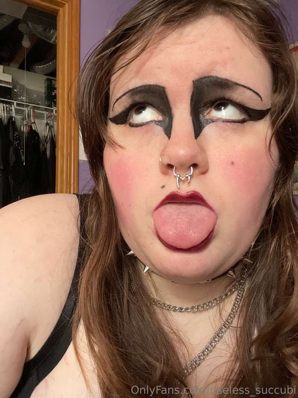 Useless_Succubi - Onlyfans - 2025-07-02T17:51:44
