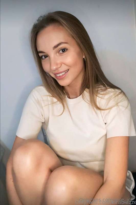 Juicy girl @kirablazze 🤤 dreaming about HOT dick fill her we..