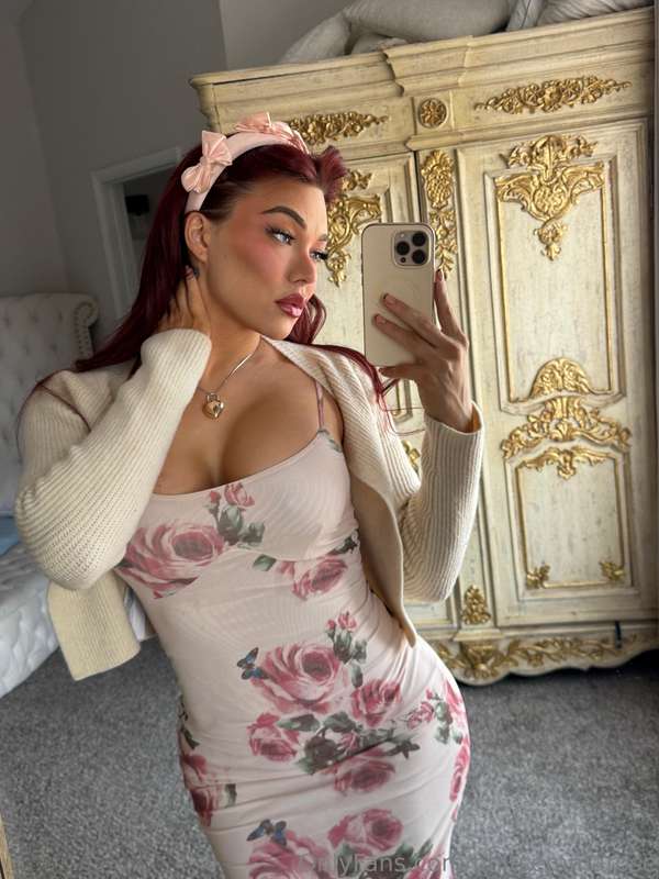 𝓑𝓾𝓽 𝓯𝓲𝓻𝓼𝓽....𝓛𝓮𝓶𝓶𝓮 𝓽𝓪𝓴𝓮 𝓪 𝓼𝓮𝓵𝓯𝓲𝓮