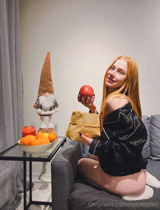 What fruits do you associate with the New Year? 🍊🎄
