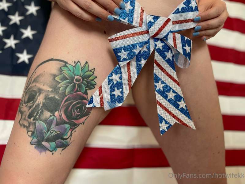 Merica! Sorry it’s a day late but wanted to do a festive lit.. 3