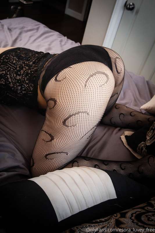 Here's just a little teaser of the set I'm posting on my mai.. 1