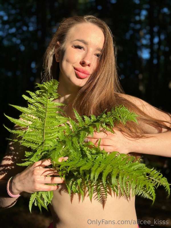There's beauty in everything, but not everyone sees it 💚