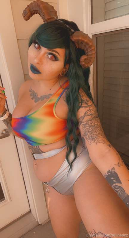 So excited to livestream tonight!!!! Rave demon vibessss~ I’.. 6