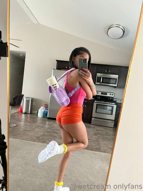 doraaaaa the explorer 💛 who want public content ( had to p i.. 9