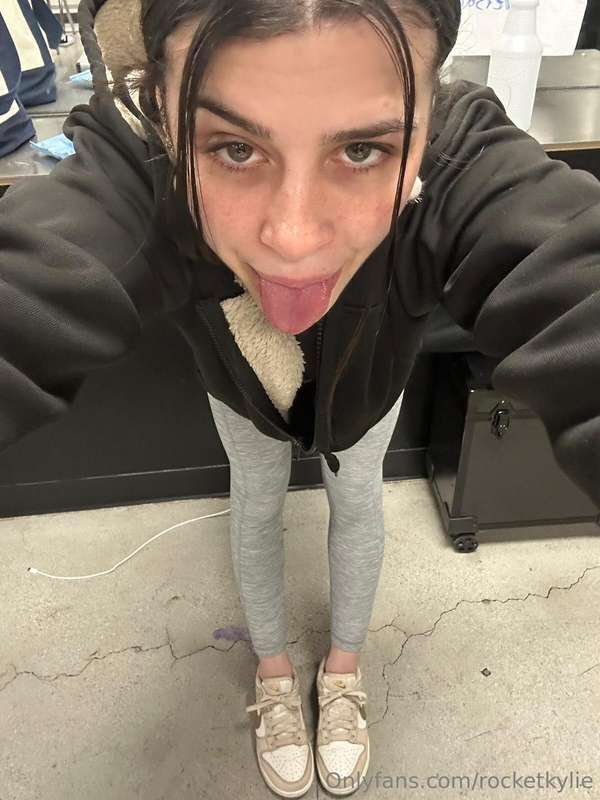 😛