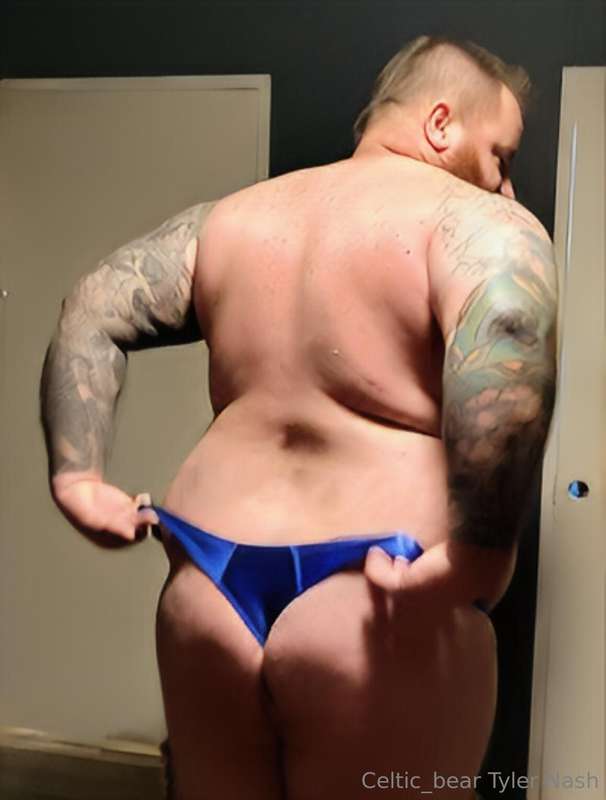 Tounge my juicy ass and swallow my thick hard cock
