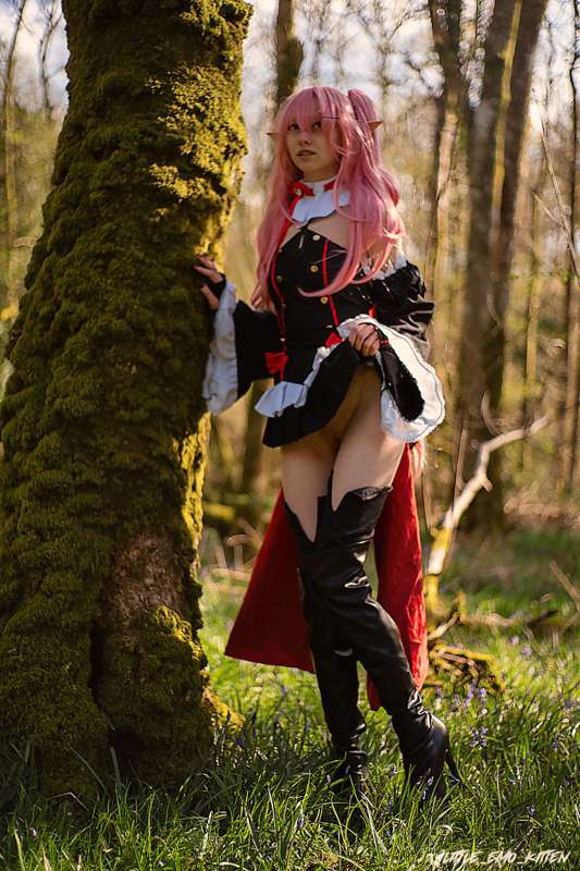 Krul Tepes dropped her apple 🍎, can you help her find it? I .. 2