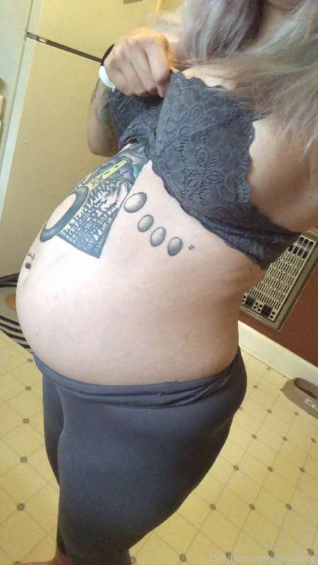 Empty belly is getting soooo soft!! But still a lot of contr.. 2