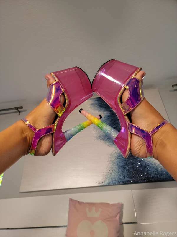 Heels & holes 2