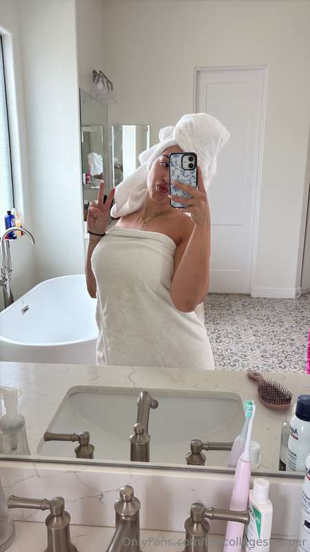 Ready to get filthy again! 🤭 will you help me out? DM me 💦💦