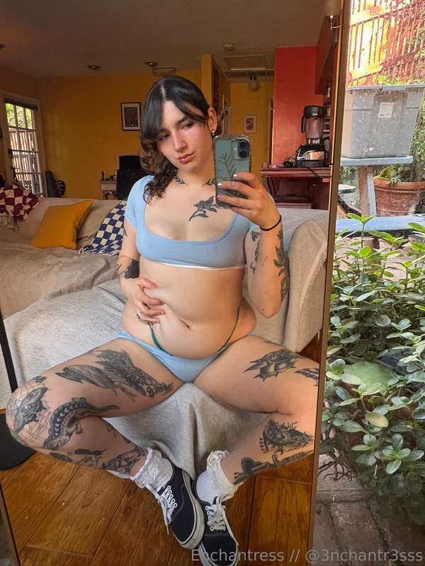 You like puffy alt girls?? 🧚 3