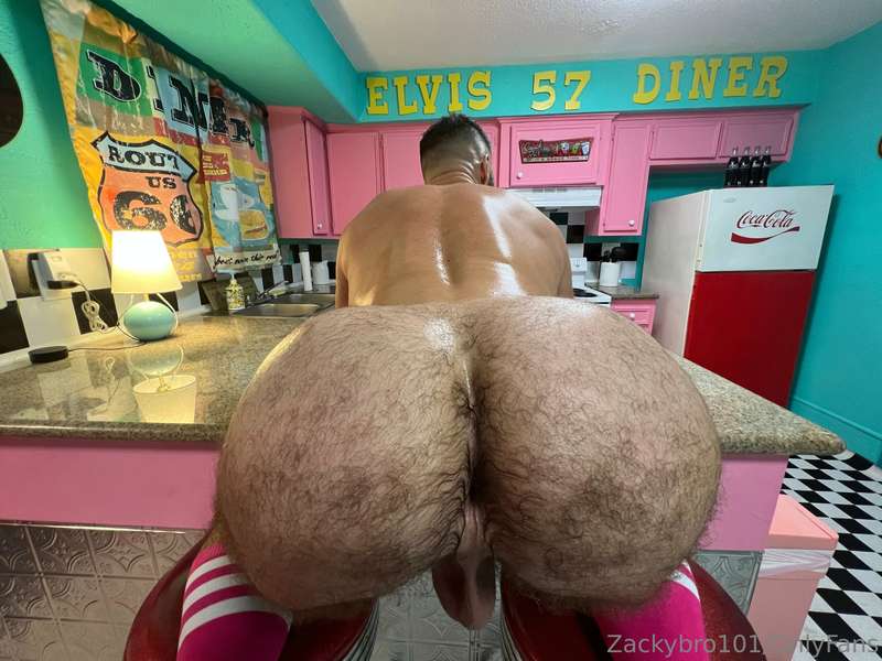 Okay back to our regularly scheduled program 😏🤤😈 here’s 40 e.. 18