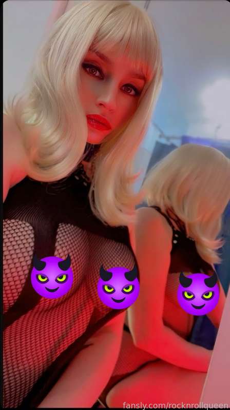 Rocknrollqueen - Fansly - 28 Apr, 2024 8