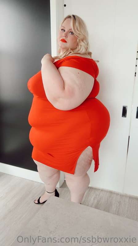 I put on my tightest red dress for you ❤️ I love the way it .. 15
