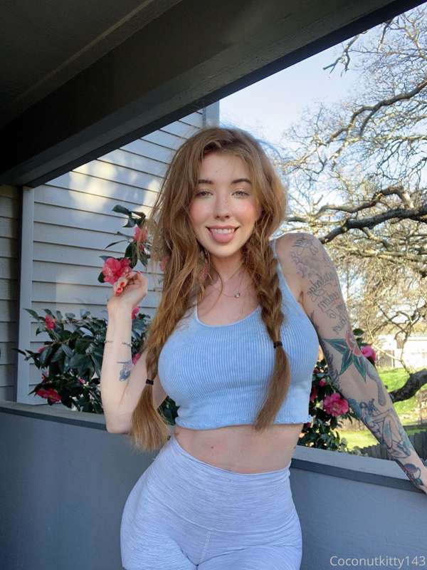 Who wants to see me flash my neighbors lol