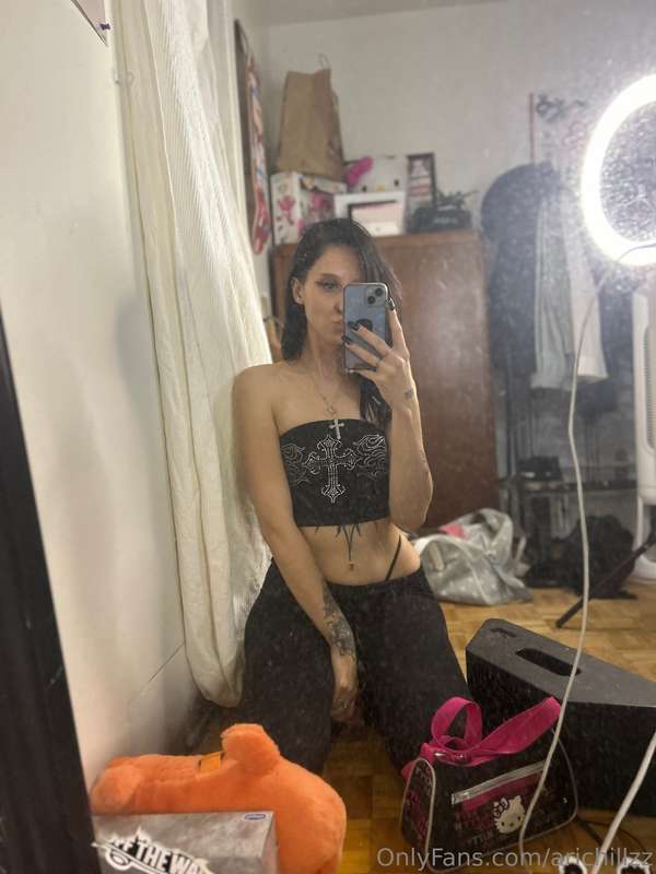 HELLO BABE 🖤  DM ME FOR CUSTOM CONTENT 🌪️🖤
