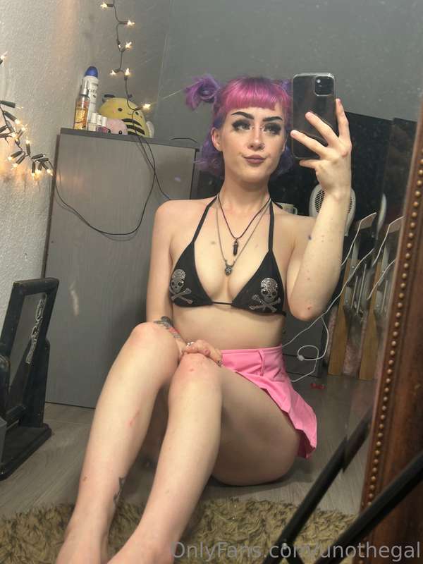 Should I record in this fit 😉👅 1