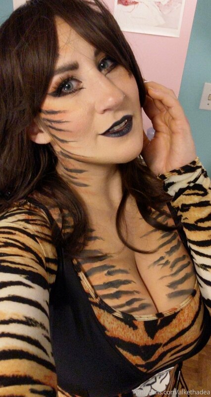 Who loves a good selfie?! ME! Here are some selfies througho.. 32