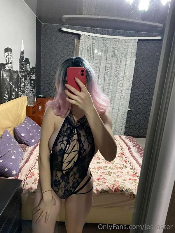 Do you like my flashing tits?😘