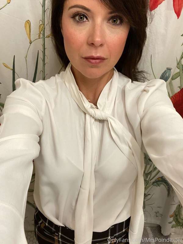 Took these selfies yesterday, morning ‘get dressed and ready.. 9