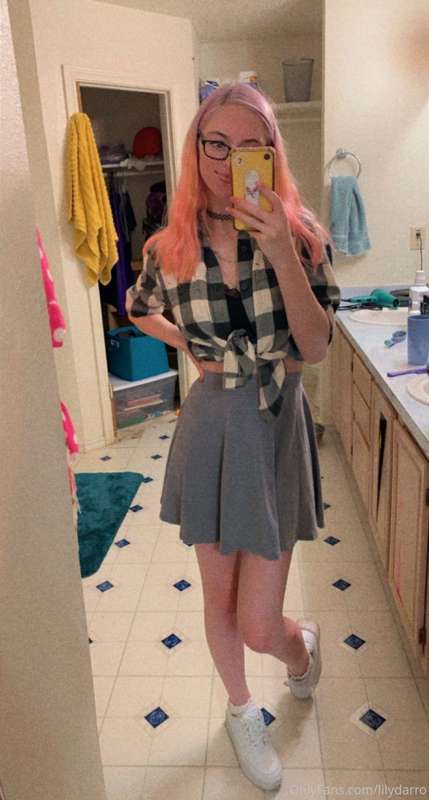 Who wants to see what I’m hiding in this outfit?