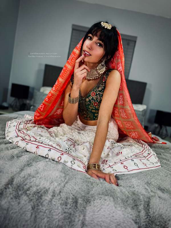 Your perfect desi wife ♥️ 9