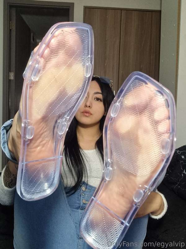 Clean and oiled feet or dirty feet? I check your opinion in .. 10