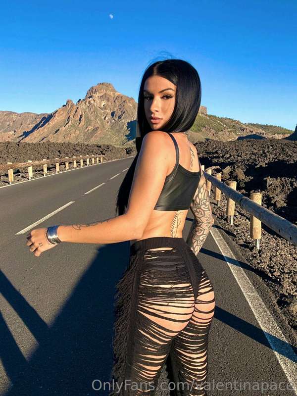 Mi daresti un passaggio?😋

Would you give me a lift?😋