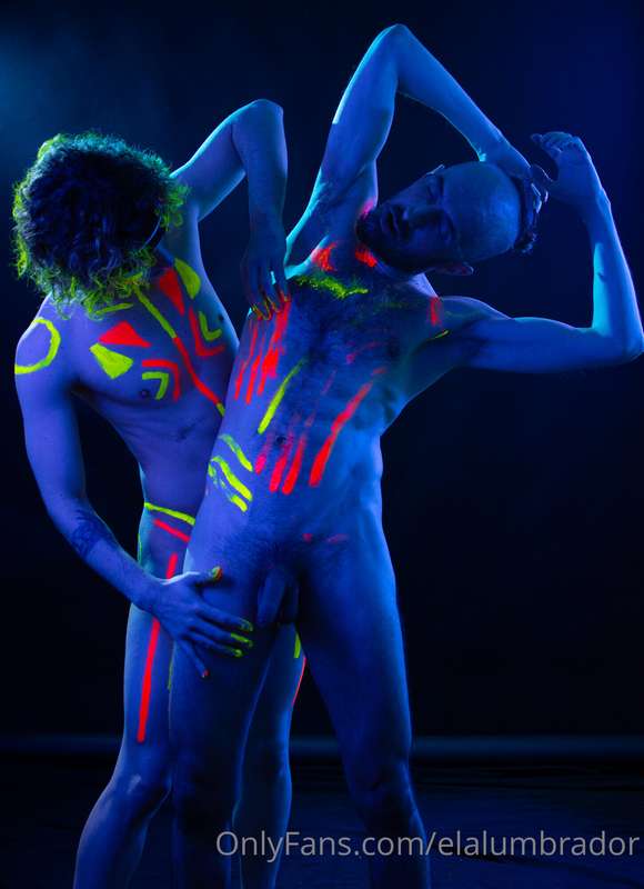 Photoshoot. body painting. neon lighting  model: @eduell 7