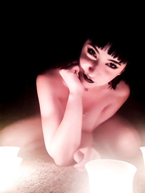 witchy woman 🌕🔮 10