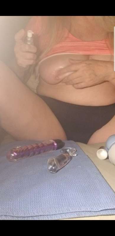 Today's video preview pics! 😜

My NAKED YOGA: 
https://howtu.. 8