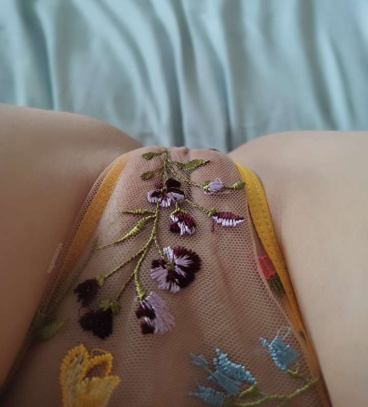 Swipe for a little surprise! peekaboo 🤭🌸