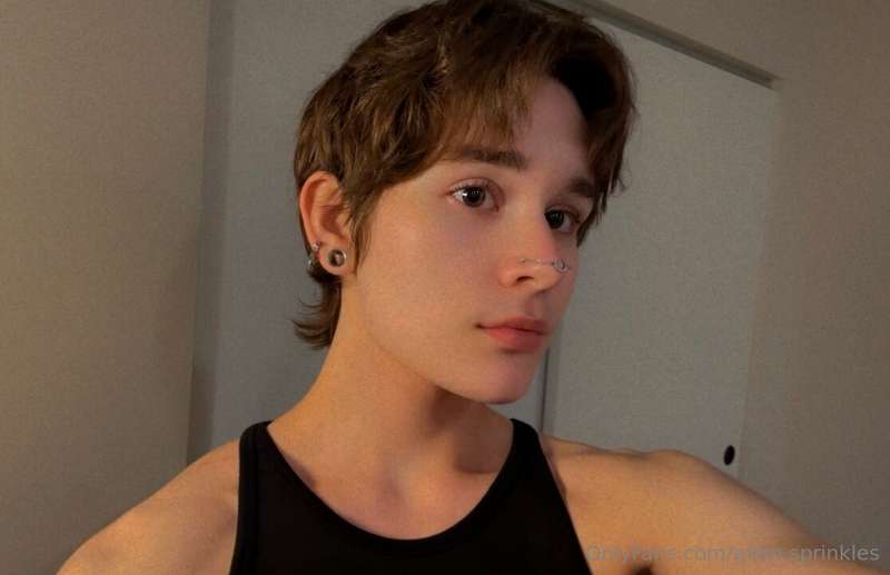 Aight soo, I got a haircut but- this dumb bih cut my hair wa.. 5