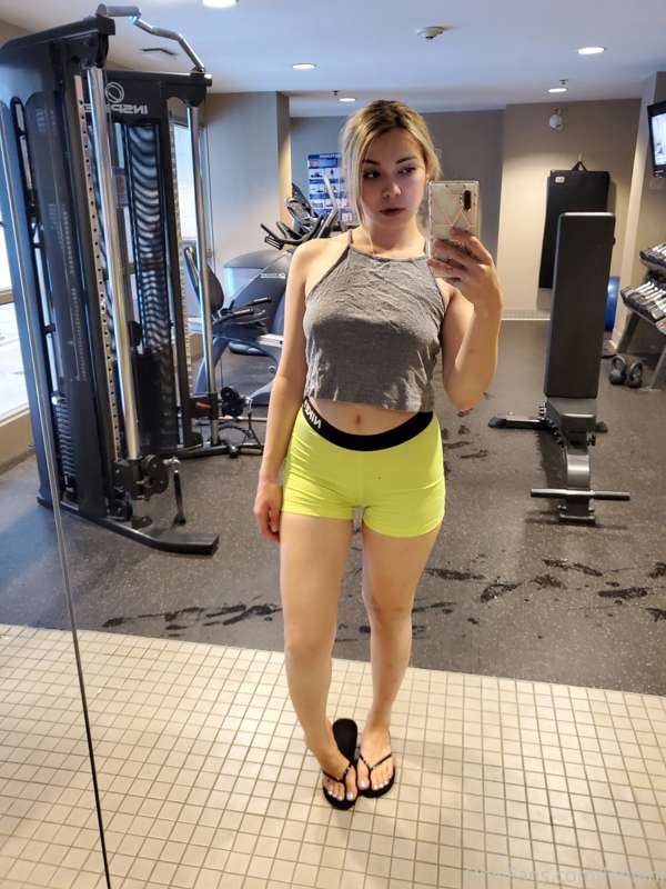 Swipe to the end on this one hehe. 😋 with my family tonight,..