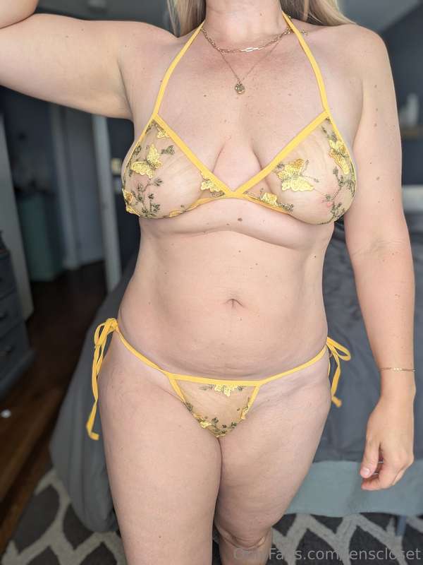 I've been dying to show you all this yellow set 🌞😎 It makes .. 7